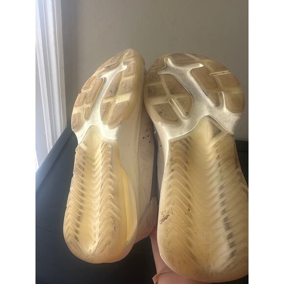 Jordan Air 200E sneakers in a Summit White and Coconut Milk colorway 6Y - Picture 6 of 6